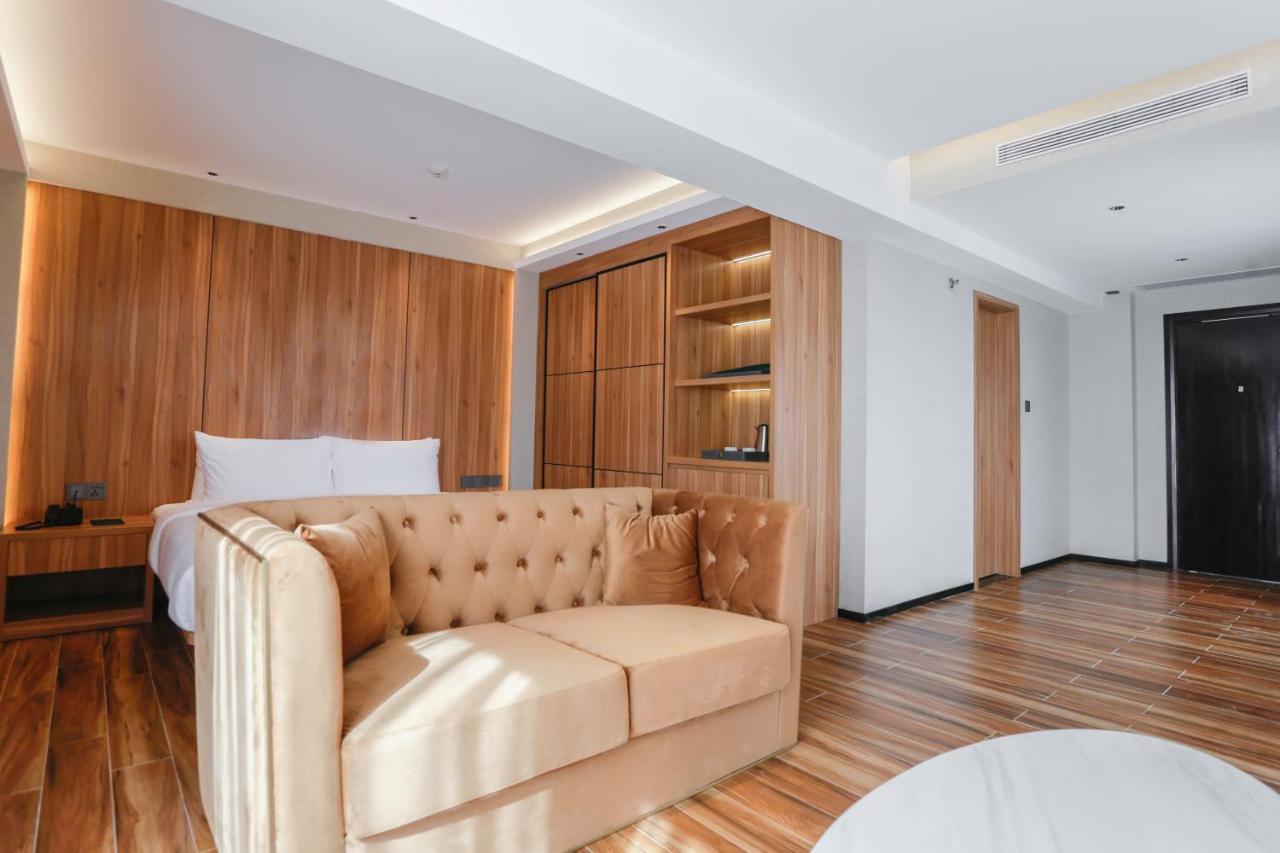 טגאיטאי Hotel Casiana & Events Center Tagaytay Managed By Hii מראה חיצוני תמונה